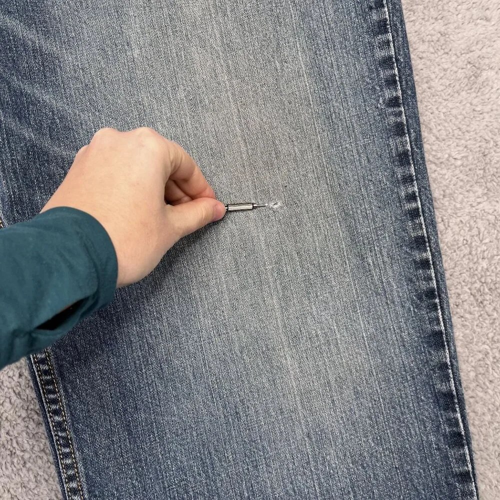 Levis 550 Jeans Mens 42x30 Straight Leg Distressed Faded Mid‎ Rise Medium Wash